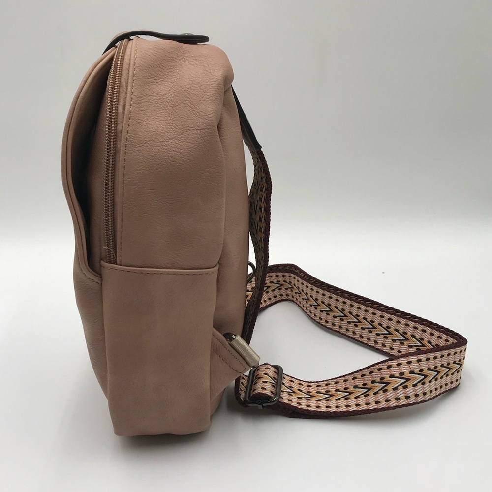 BN Love Deliver Sling Bag - Picture 4 of 12